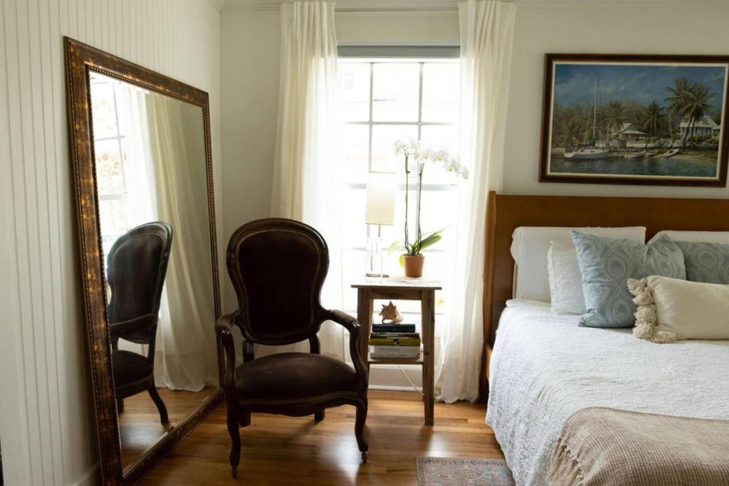 The Bay Apartment *